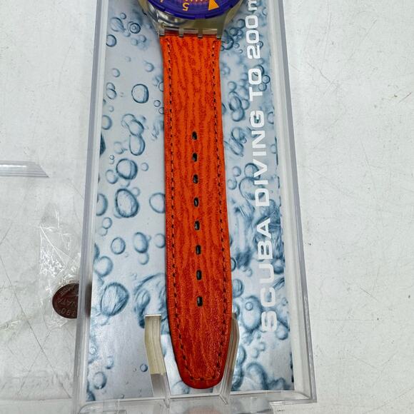 Vintage 90's SWATCH Scuba 200 Red Island SDK106 Watch - Picture 4 of 8